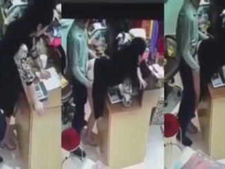 Pakistani Shop Keeper Fucked Doggy By A Horny Customer For Money