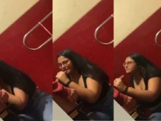 Bursty Lady Gives An Outdoor Blowjob In A Cinema