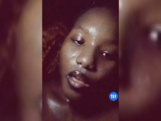 Lady Showing Off Her Pussy When She’s Horny