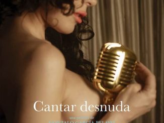 Cantar desnuda
